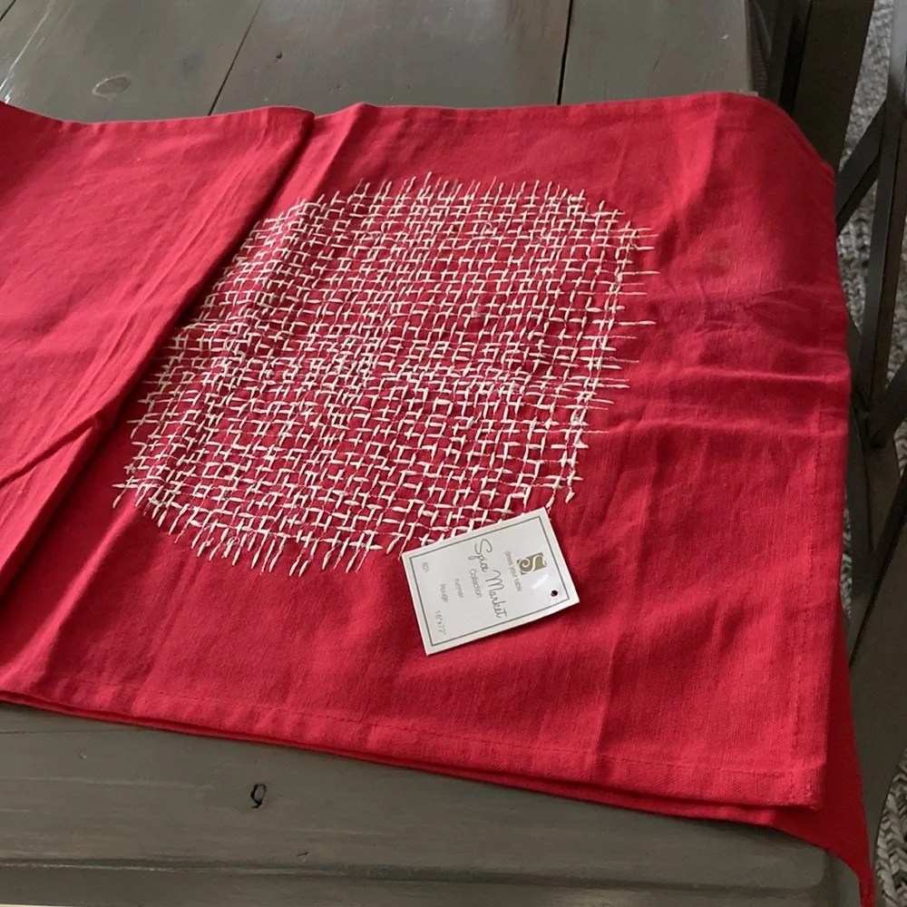 Pier One table runner NWT! 16x72